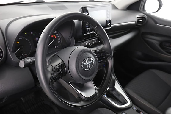 Toyota Yaris 12 of 30