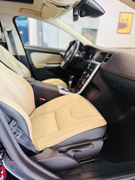 Volvo V60 19 of 22