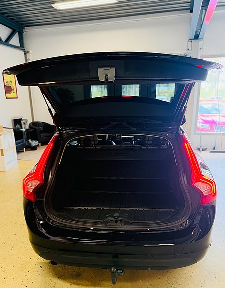 Volvo V60 8 of 22