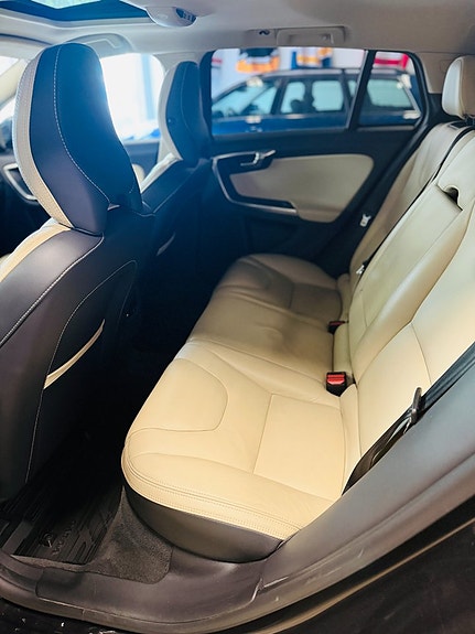 Volvo V60 17 of 22