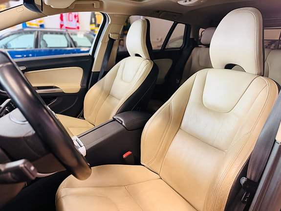 Volvo V60 15 of 22