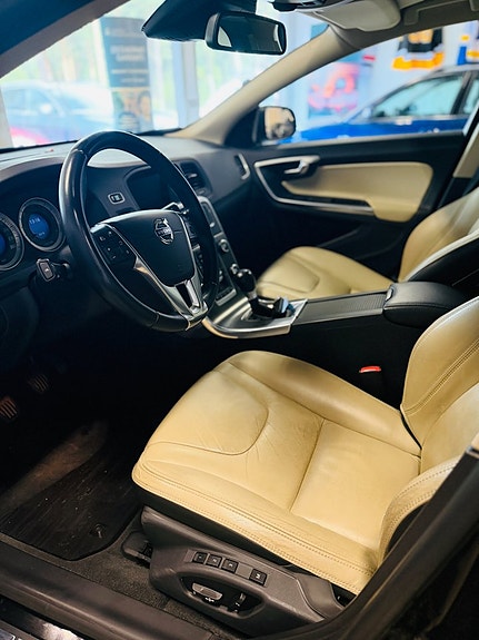 Volvo V60 13 of 22