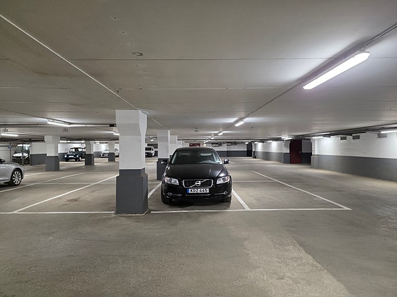 Volvo S80 2 of 13