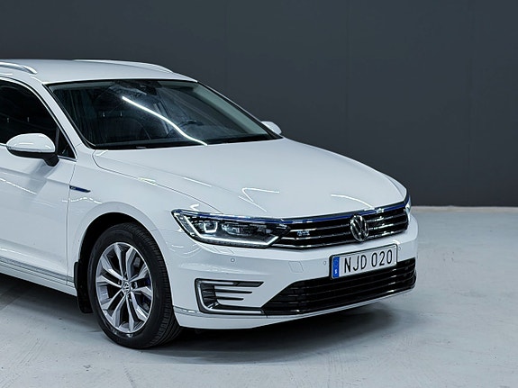 Volkswagen Passat 6 of 21
