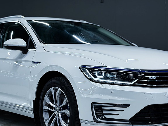 Volkswagen Passat 16 of 21
