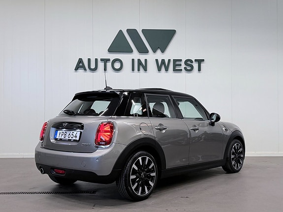 MINI Cooper 16 of 19