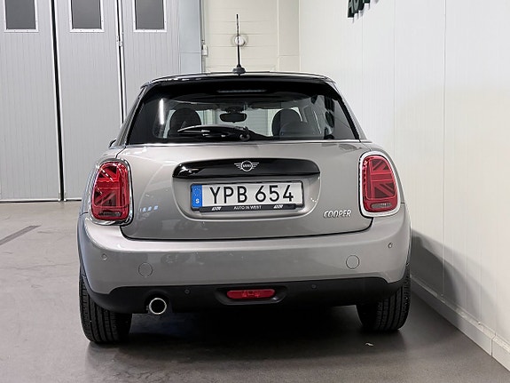 MINI Cooper 18 of 19
