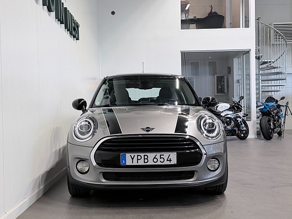 MINI Cooper 19 of 19