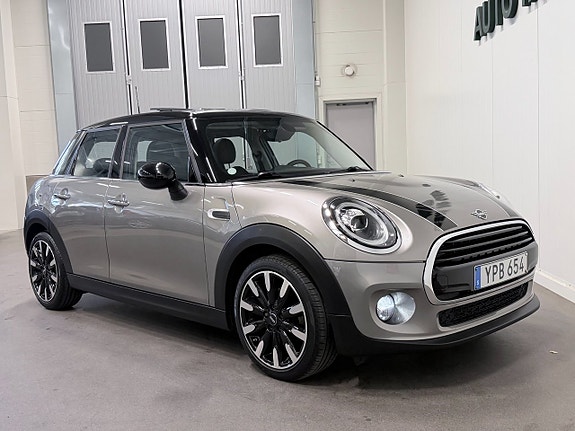 MINI Cooper 17 of 19