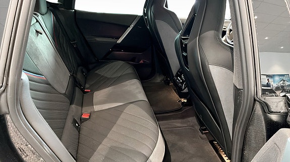 BMW iX 5 of 9