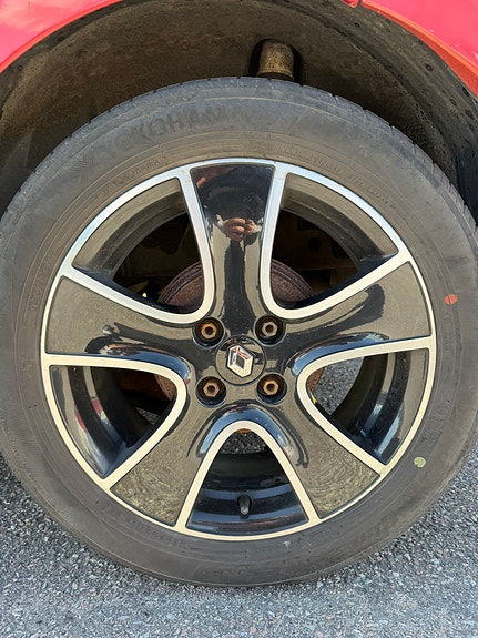 Renault Clio 7 of 9
