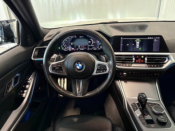 BMW 330e 10 of 23