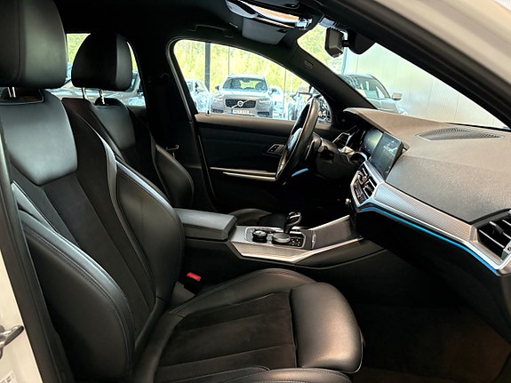 BMW 330e 13 of 23
