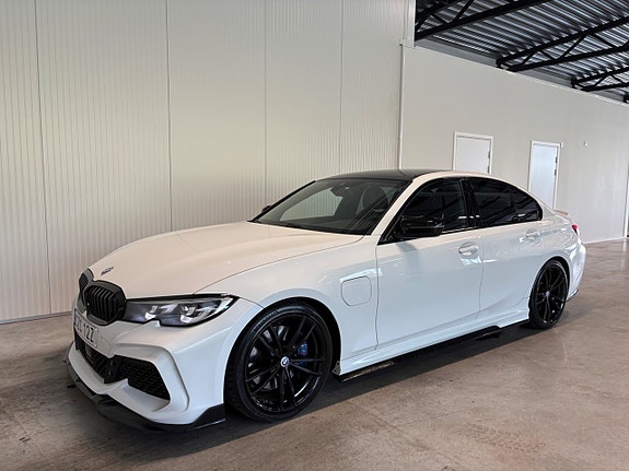 BMW 330e 5 of 23