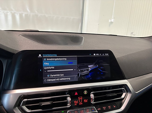 BMW 330e 18 of 23