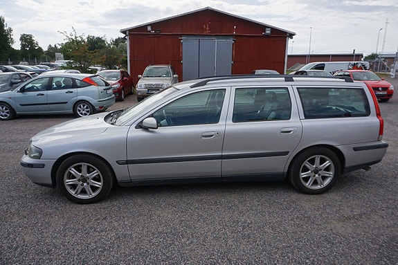 Volvo V70 4 of 8