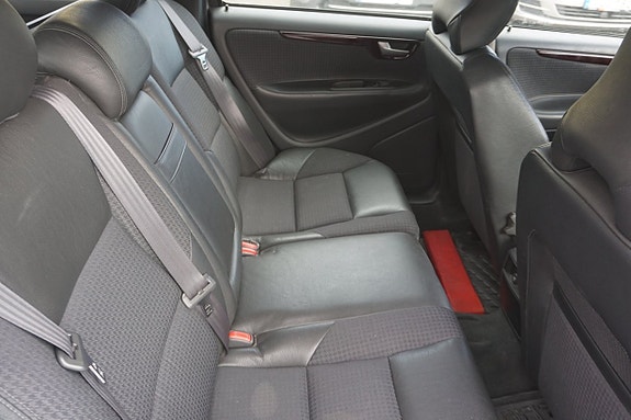 Volvo V70 7 of 8