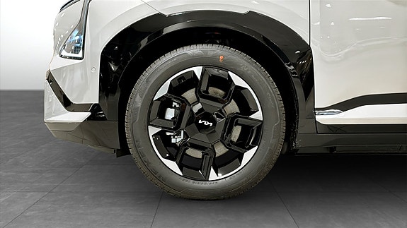 Kia EV5 14 of 17