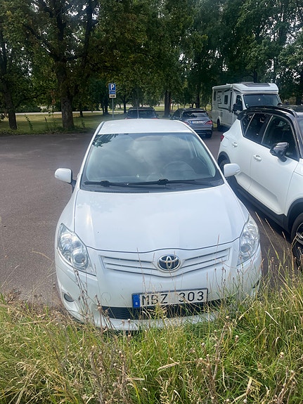 Toyota Auris 2 of 4