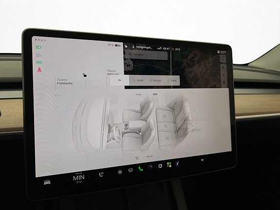 Tesla Model Y 23 of 30