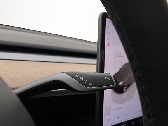 Tesla Model Y 27 of 30