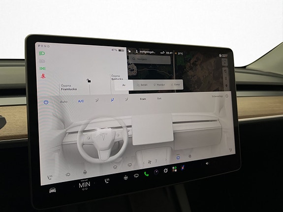 Tesla Model Y 22 of 30