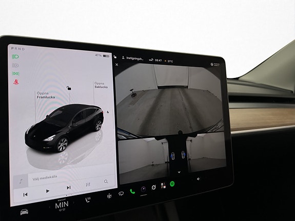 Tesla Model Y 20 of 30