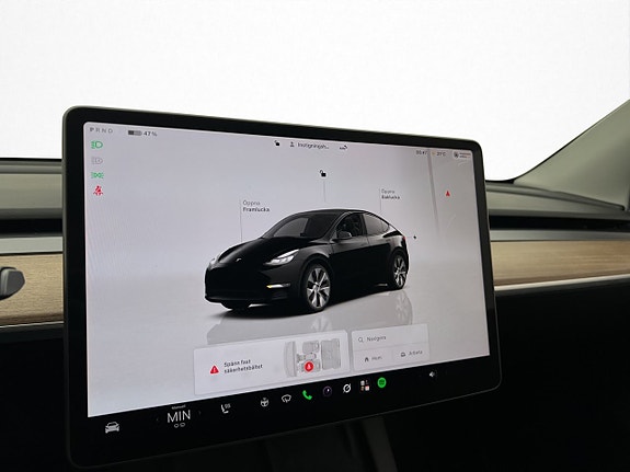 Tesla Model Y 18 of 30