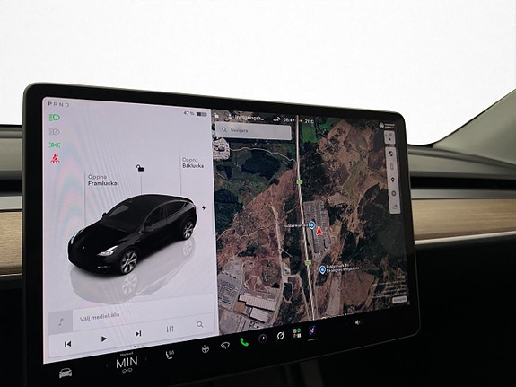 Tesla Model Y 21 of 30