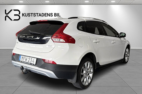 Volvo V40 Cross Country 3 of 21