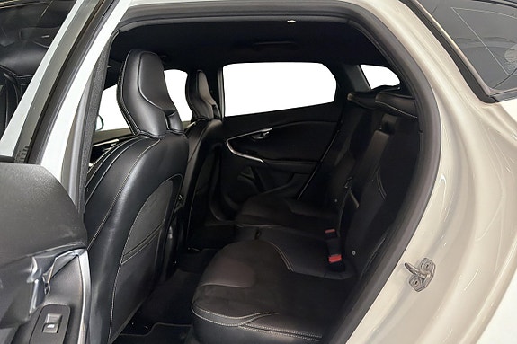 Volvo V40 Cross Country 21 of 21