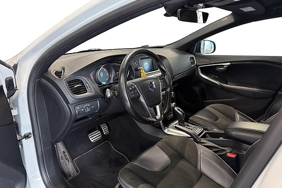 Volvo V40 Cross Country 10 of 21