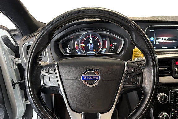 Volvo V40 Cross Country 13 of 21