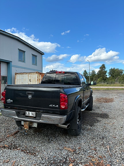 Dodge RAM 2500 4 of 10