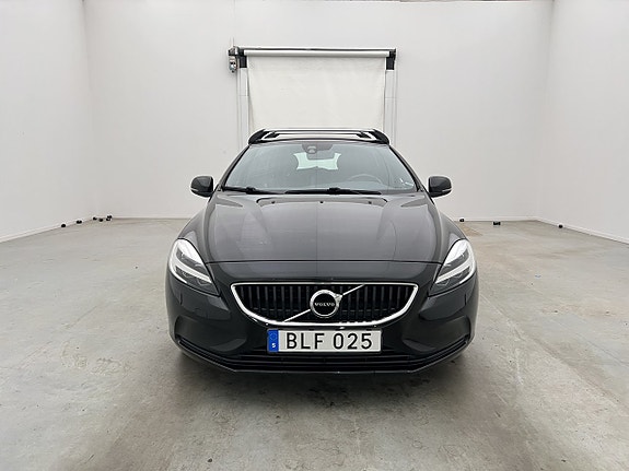 Volvo V40 2 of 30