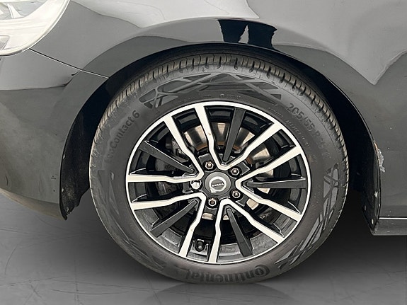 Volvo V40 27 of 30
