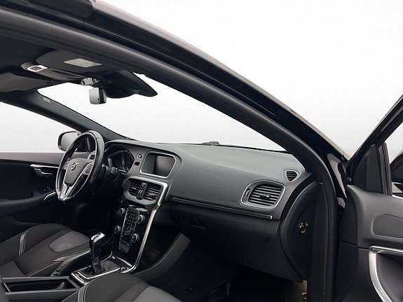 Volvo V40 24 of 30
