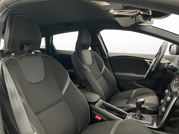 Volvo V40 23 of 30