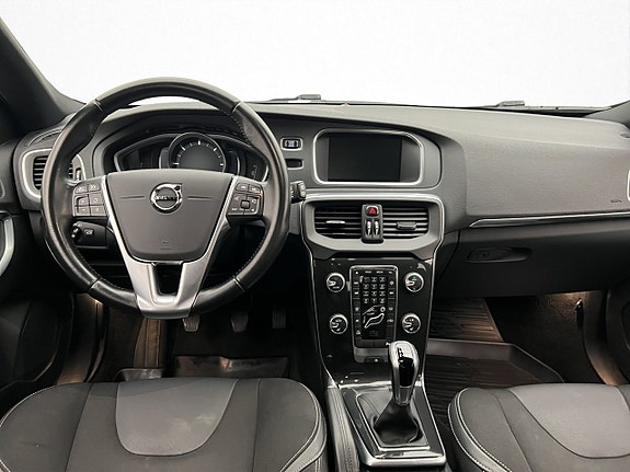 Volvo V40 12 of 30