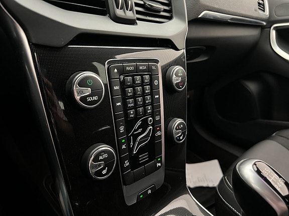 Volvo V40 22 of 30