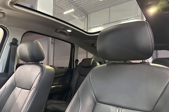 Ford S-MAX 16 of 24