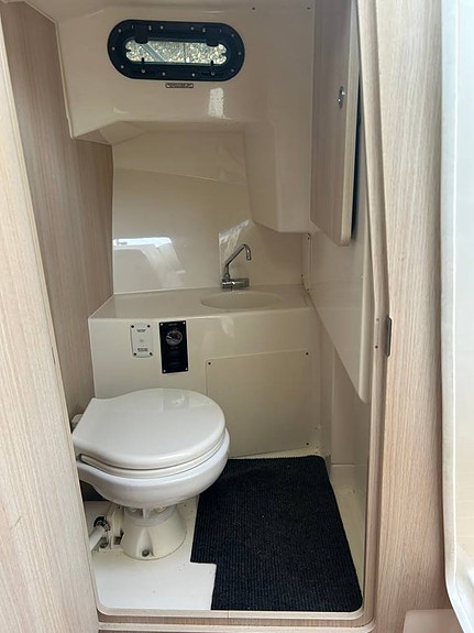 Quicksilver 805 Pilothouse 9 of 11