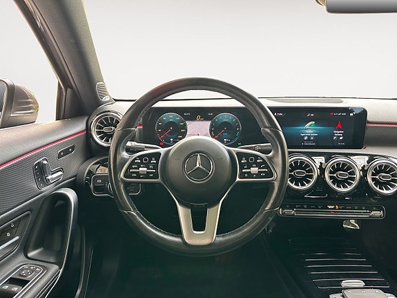 Mercedes-Benz A250 e 14 of 26