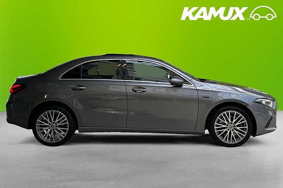 Mercedes-Benz A250 e 2 of 26