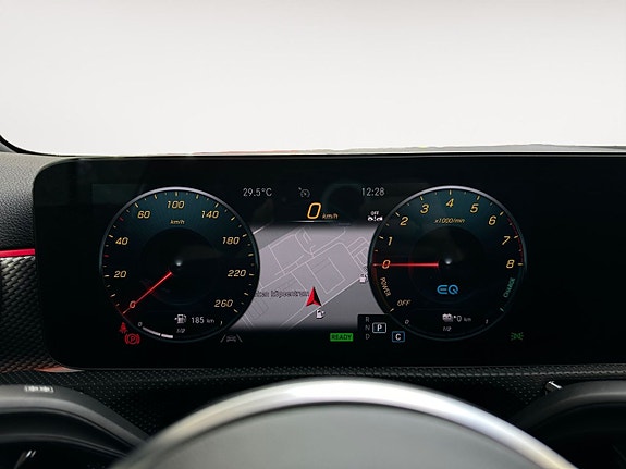 Mercedes-Benz A250 e 13 of 26