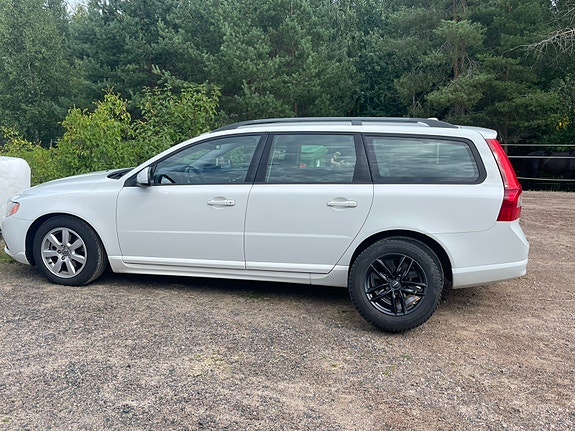 Volvo V70 4 of 7