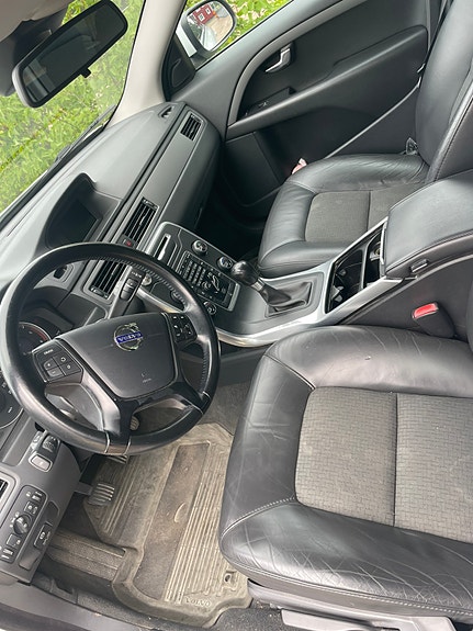 Volvo V70 5 of 7