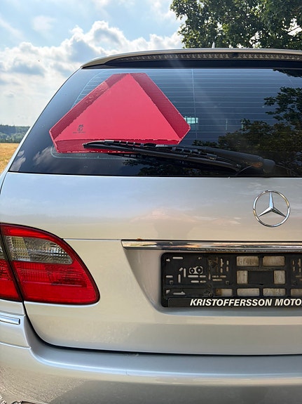 Mercedes-Benz E320 26 of 29