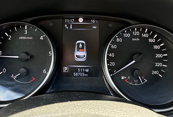 Nissan Qashqai 2 of 17