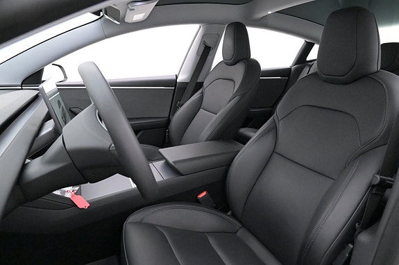 Tesla Model 3 8 of 27